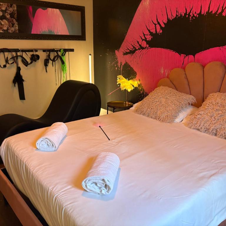 La Parisienne Coquine Love and Plaisir - Love Room - Apartment - 10