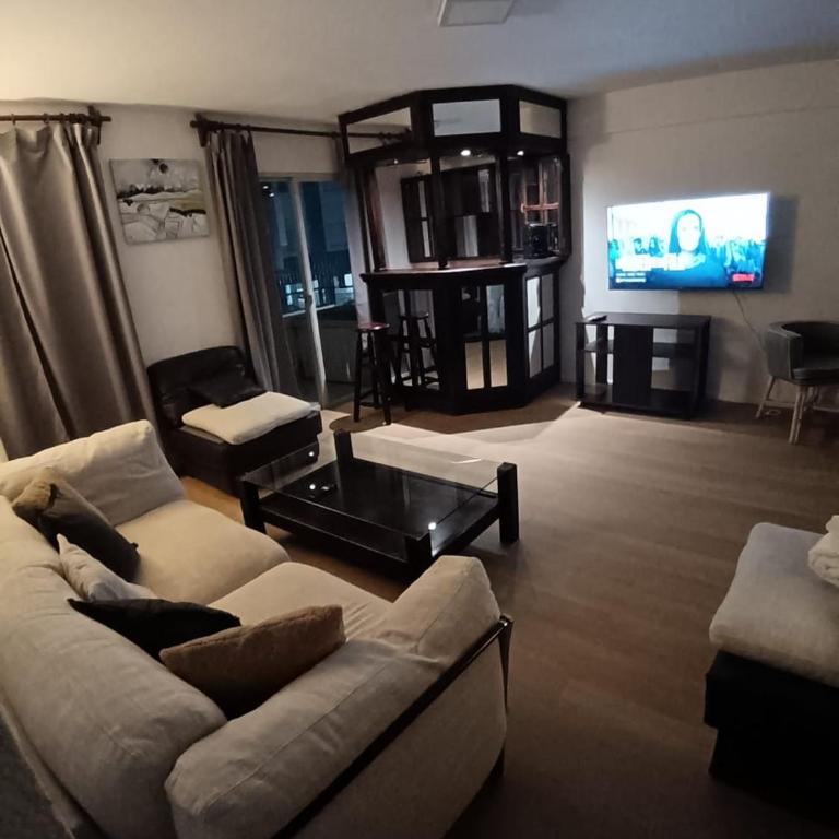 Excelente apartamento Chesterfield - Three-Bedroom Apartment - 25