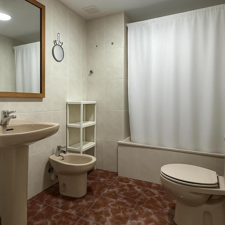 Albergue Tritón - Villanúa - Family Room with Shared Bathroom - 12