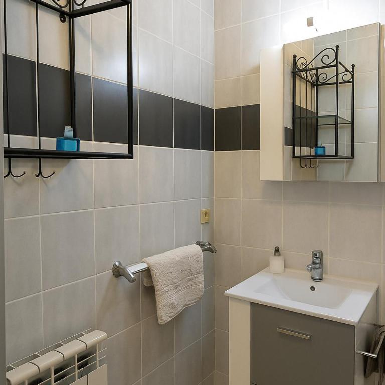 joli studio cabine 4 personnes à 300 m de la plage - Apartment mit 1 Schlafzimmer - 10