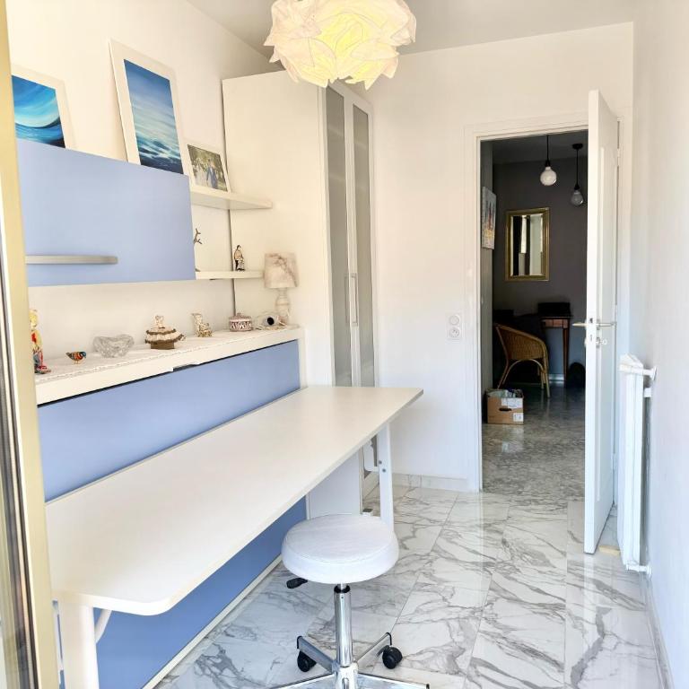 Beau 3 pieces, Vue Mer, 100m du Casino et des plages, double exposition avec terrasses - Appartamento con 3 Camere da Letto - 4
