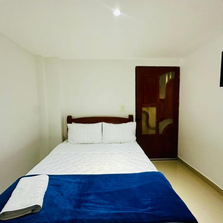 Hotel Jardin de Rosas - Double Room with Private Bathroom - 2