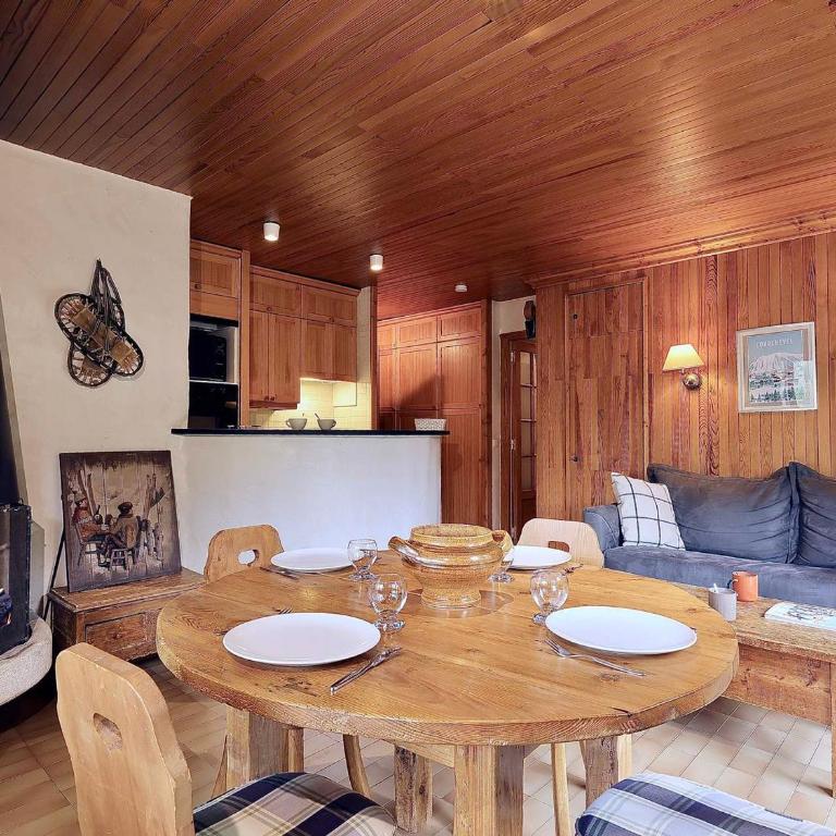 Courchevel 1850: Élégant 3 pièces, 4 pers, balcon & wifi au pied des pistes - Two-Bedroom Apartment - 1