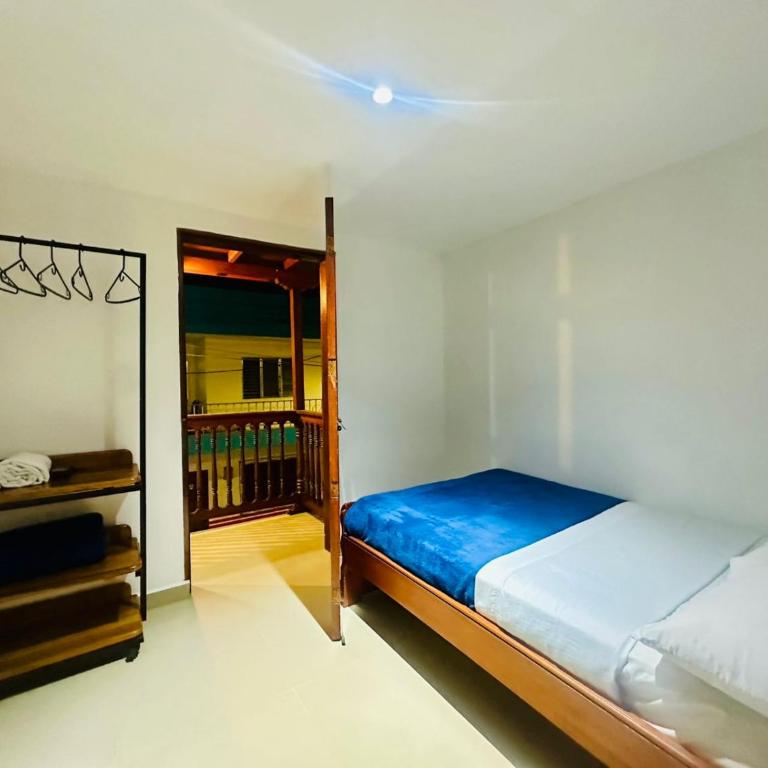Hotel Jardin de Rosas - Double Room with Private Bathroom - 2