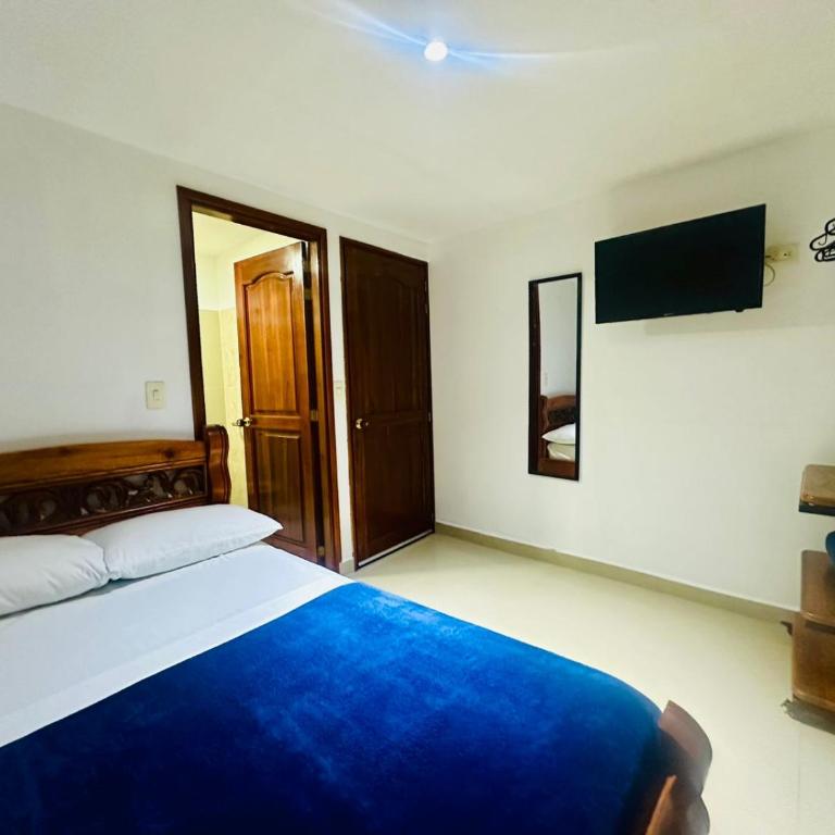 Hotel Jardin de Rosas - Double Room with Private Bathroom - 4