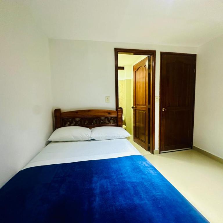 Hotel Jardin de Rosas - Double Room with Private Bathroom - 5