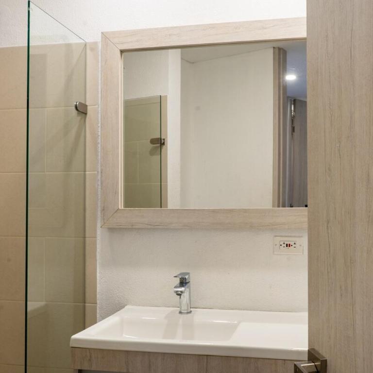 Modern apt near the beach with Jacuzzi, Cartagena - Two-Bedroom Apartment - 12