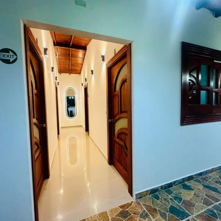 Hotel Jardin de Rosas - Double Room with Private Bathroom - 5