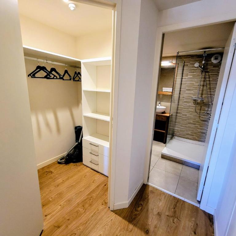 Appartement moderne 3 pièces - 6 pers. - Balcon - Neuf - FR-1-346-537 - Appartement - 12
