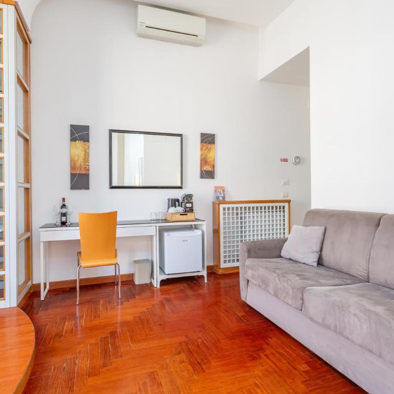 Easybnb - Dea Roma - Junior Suite with Balcony - 5