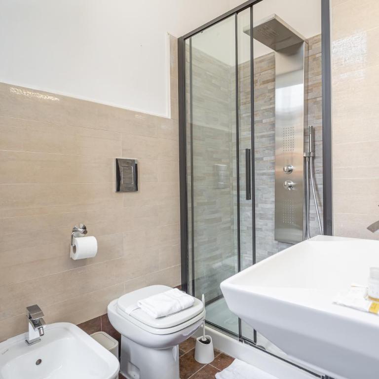 Easybnb - Dea Roma - Deluxe Family Room - 4