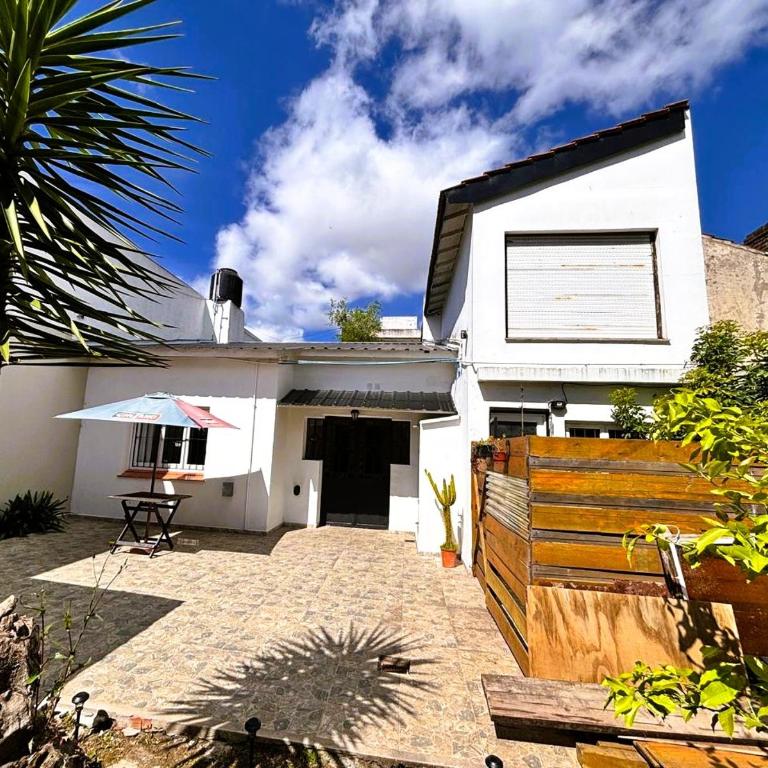 Casa Familiar con Patio & Parrilla en Corazón MDP - Casa de 2 dormitorios - 1