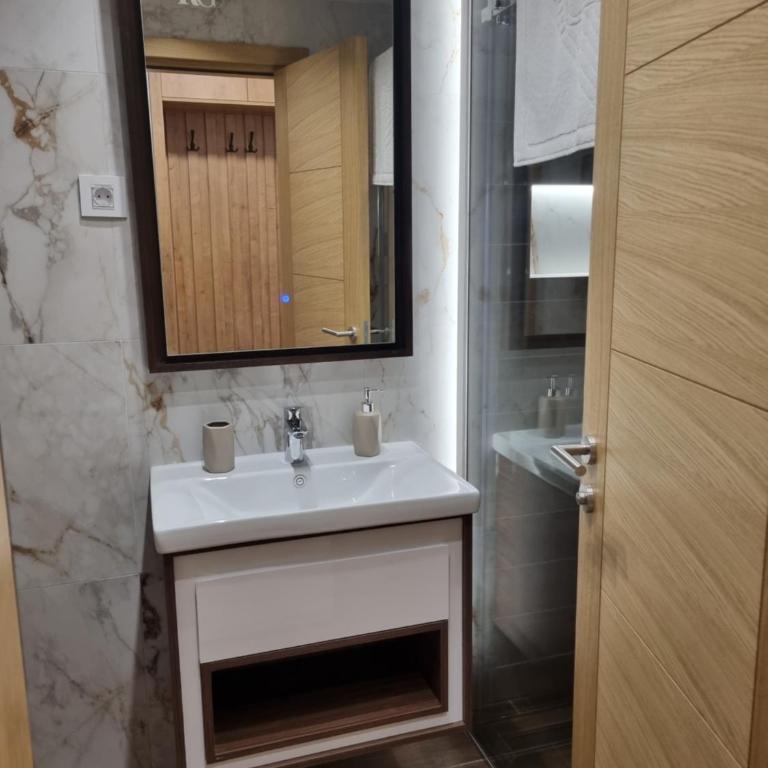 Royal Garden Centar apartmani - One-Bedroom Apartment - 51
