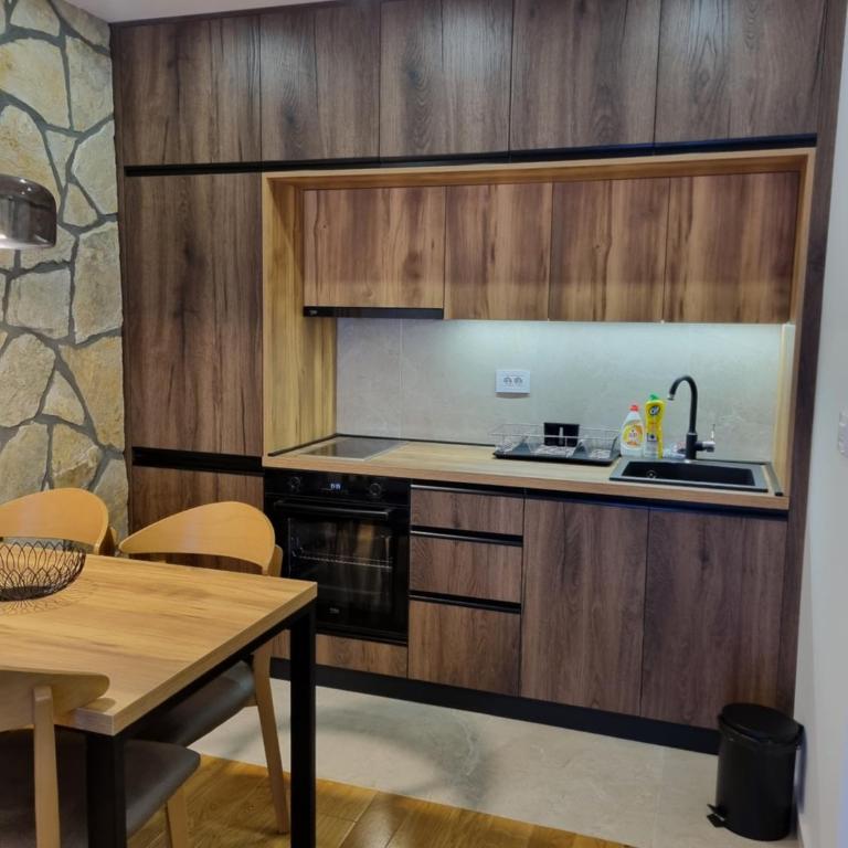 Royal Garden Centar apartmani - One-Bedroom Apartment - 49