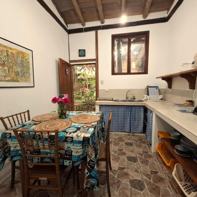 Hostal Rosa Mística - Single Room with Private Bathroom - 9