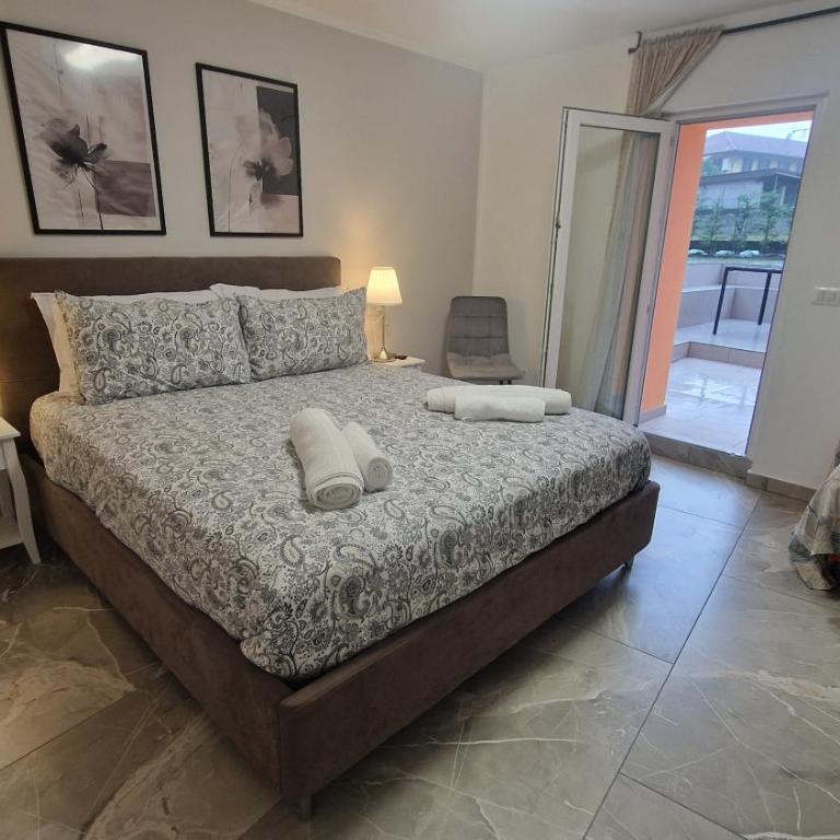 Casa Hanna Garden - Appartamento con 2 Camere da Letto e Terrazza - 8