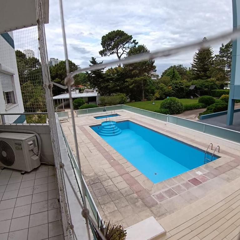 Excelente apartamento Chesterfield - Three-Bedroom Apartment - 4