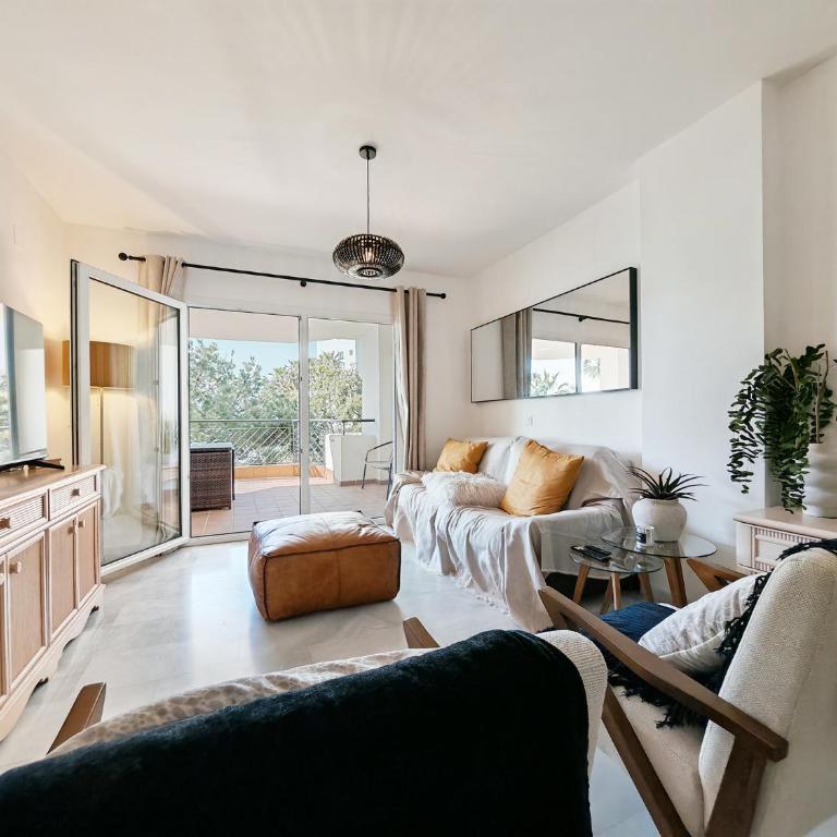 Stylish Beachfront apt with sea view - Apartment - 9