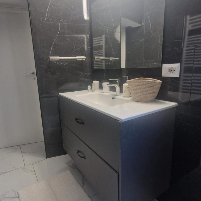 Casa Hanna Garden - Appartamento con 2 Camere da Letto e Terrazza - 58