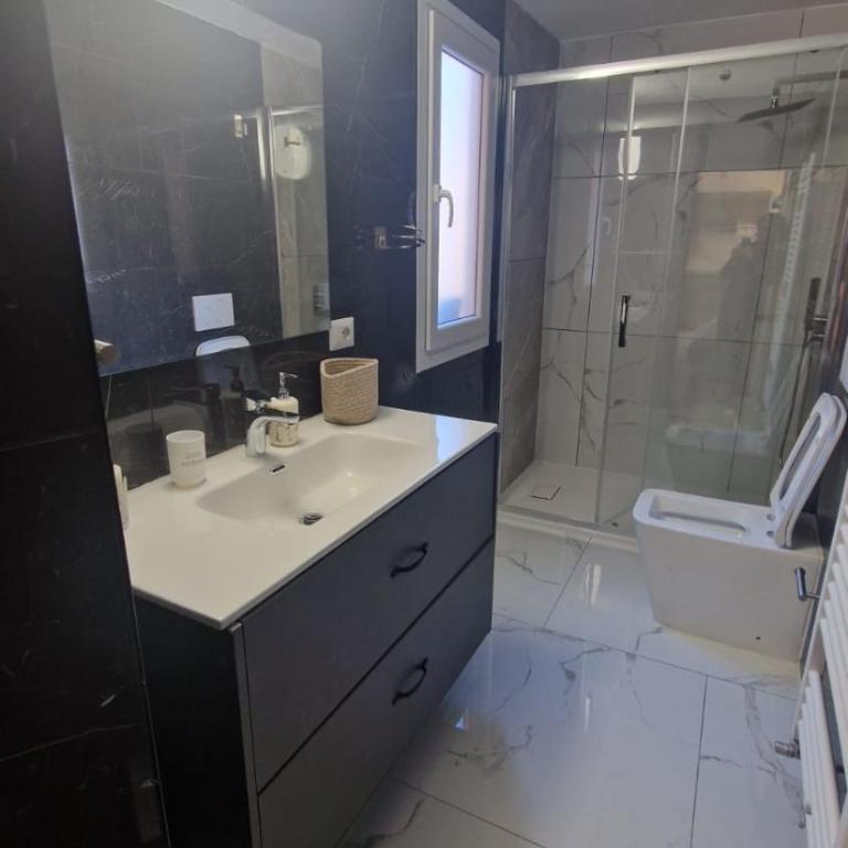 Casa Hanna Garden - Appartamento con 2 Camere da Letto e Terrazza - 60