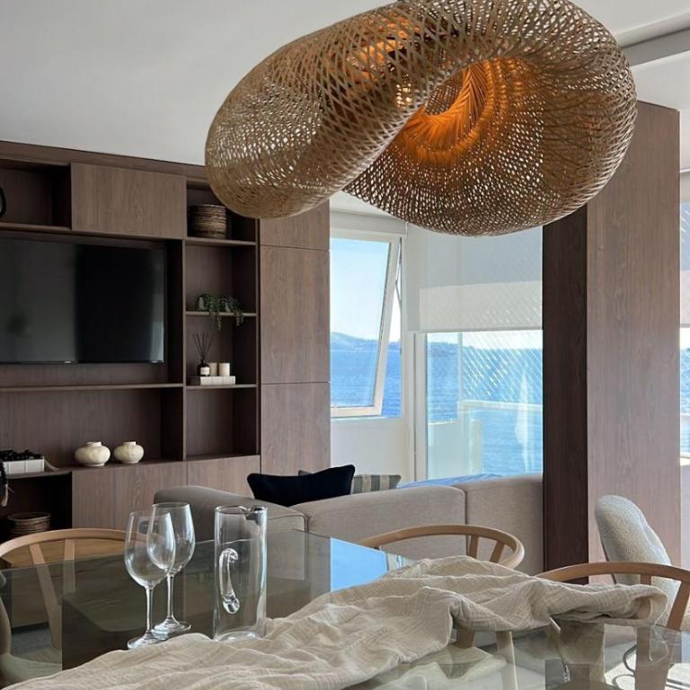 Spectacular oceanfront view for 8 people - Three-Bedroom Apartment - 7
