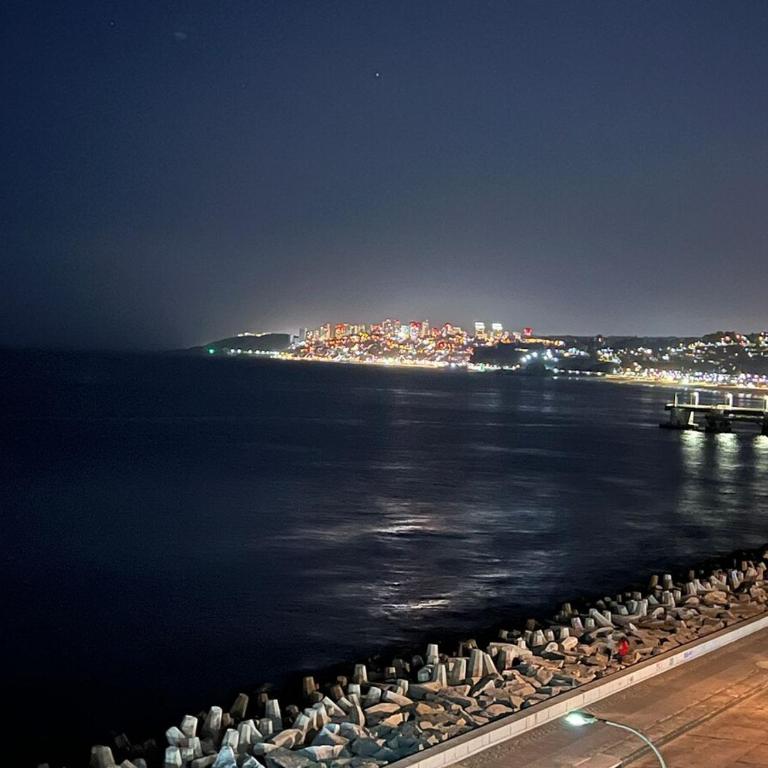 Spectacular oceanfront view for 8 people - Three-Bedroom Apartment - 8