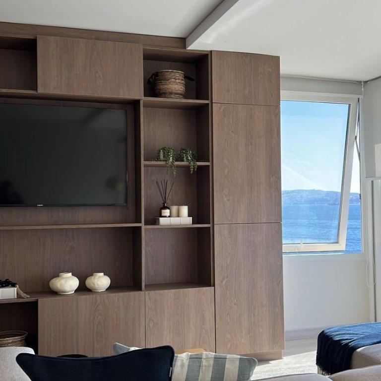 Spectacular oceanfront view for 8 people - Three-Bedroom Apartment - 10