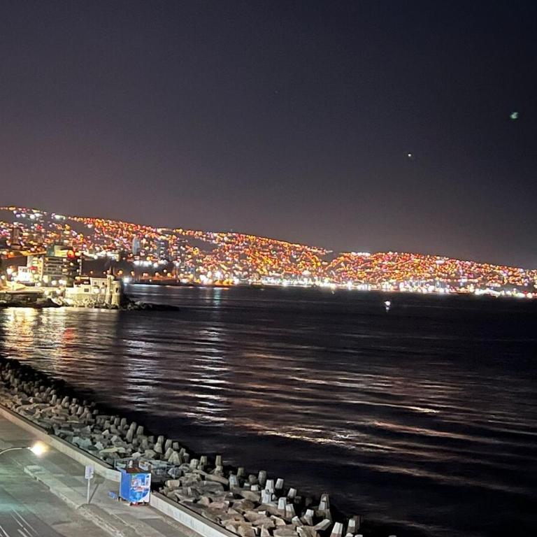 Spectacular oceanfront view for 8 people - Three-Bedroom Apartment - 20