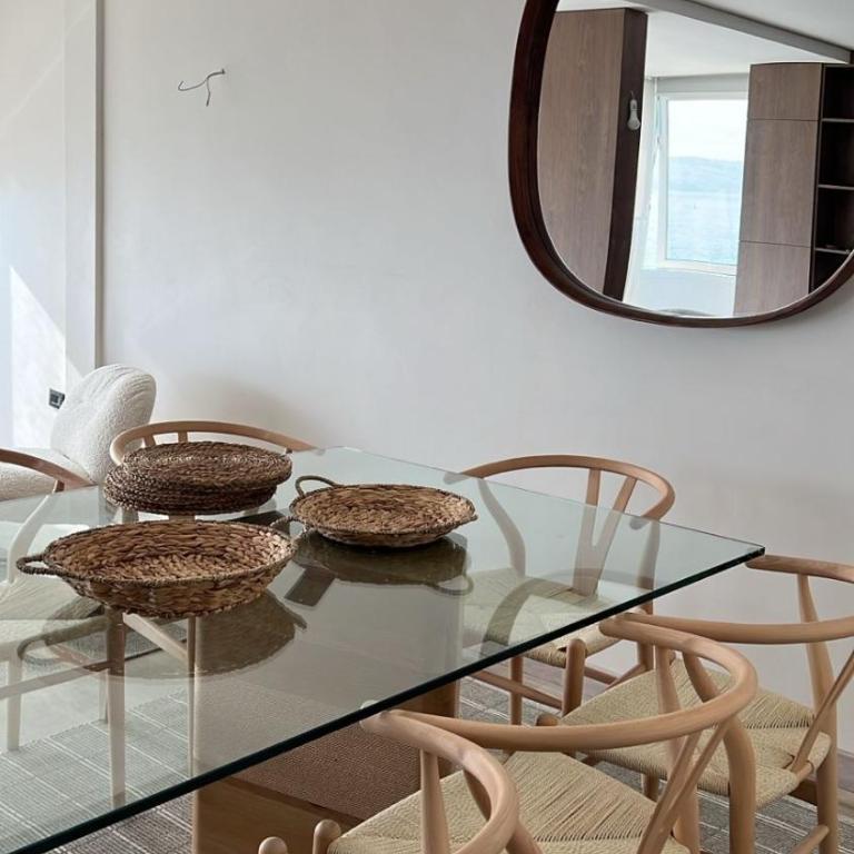 Spectacular oceanfront view for 8 people - Three-Bedroom Apartment - 26