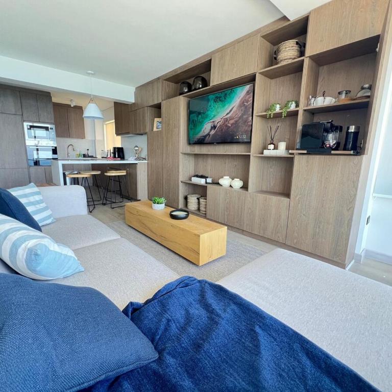 Spectacular oceanfront view for 8 people - Three-Bedroom Apartment - 28