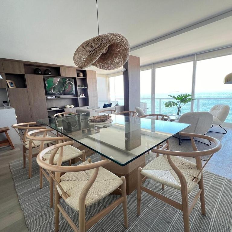 Spectacular oceanfront view for 8 people - Three-Bedroom Apartment - 30