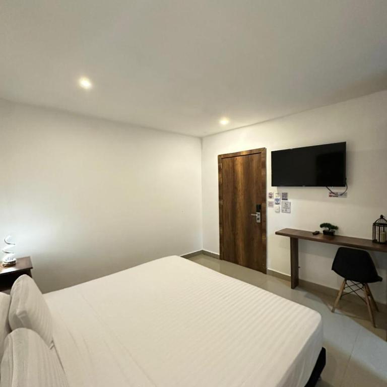 Hotel Amoek - Habitación Superior con cama extragrande - 7