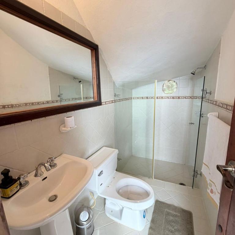 La Casa Colonial - Three-Bedroom House - 6