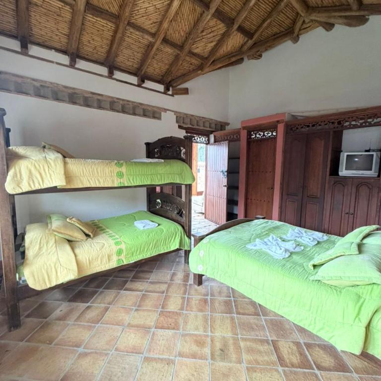 La Casa Colonial - Three-Bedroom House - 17