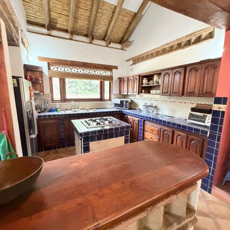 La Casa Colonial - Three-Bedroom House - 38