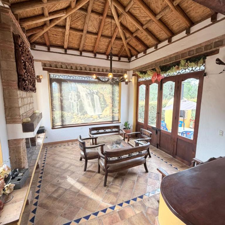 La Casa Colonial - Three-Bedroom House - 43