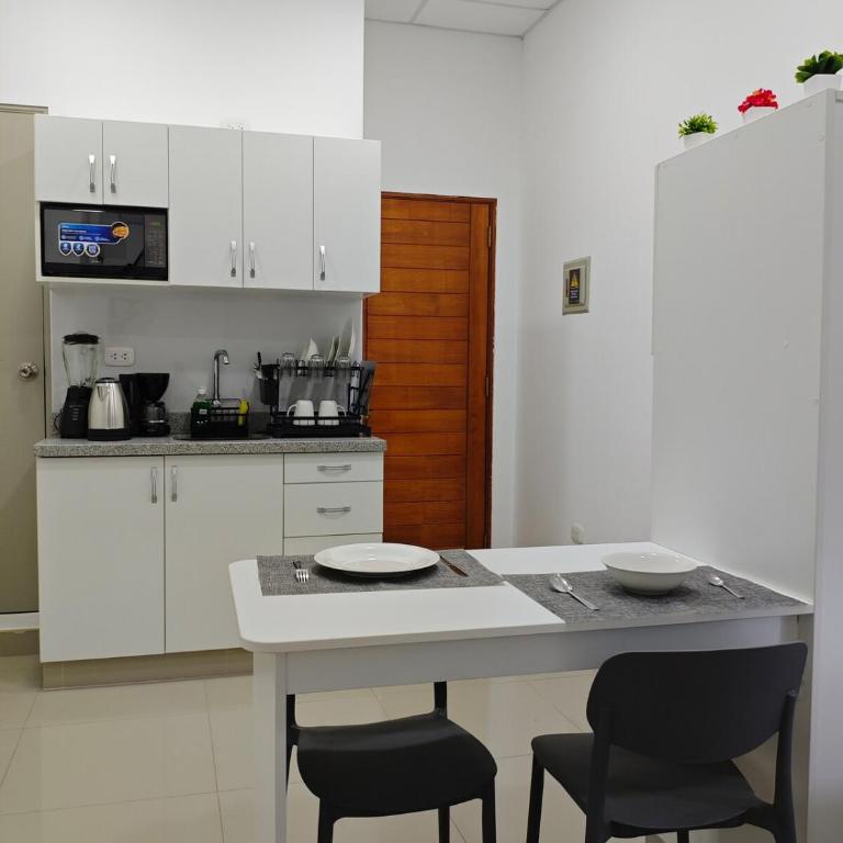 Room with private entrance in downtown Piura - Apartamento de 1 dormitorio - 1