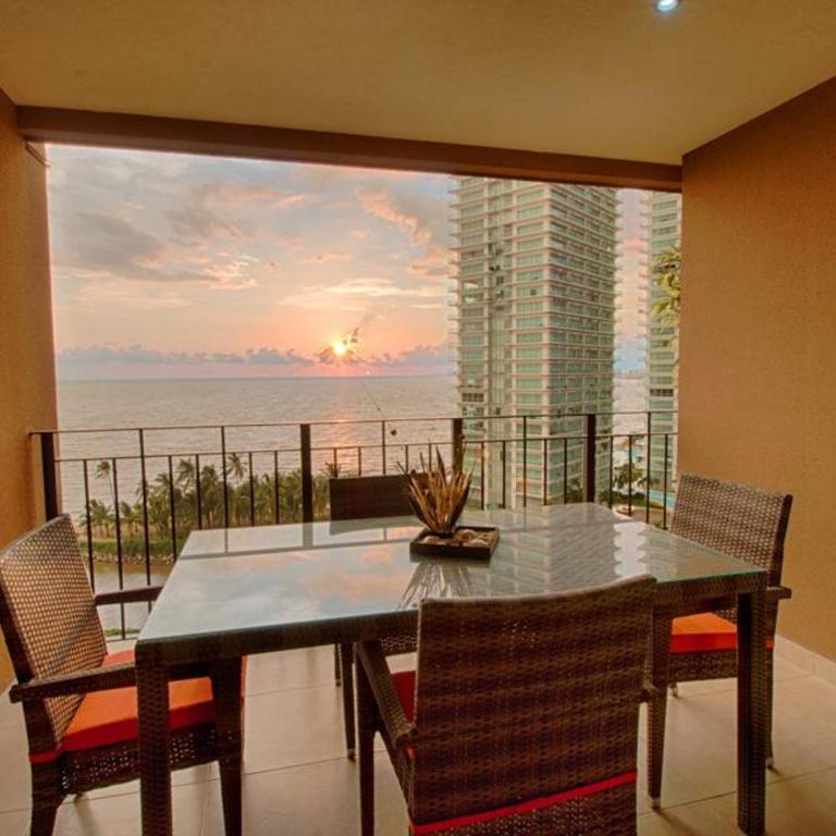 Pools, Gym and Restaurant, Beachfront 1BR - Vacation Home - 1