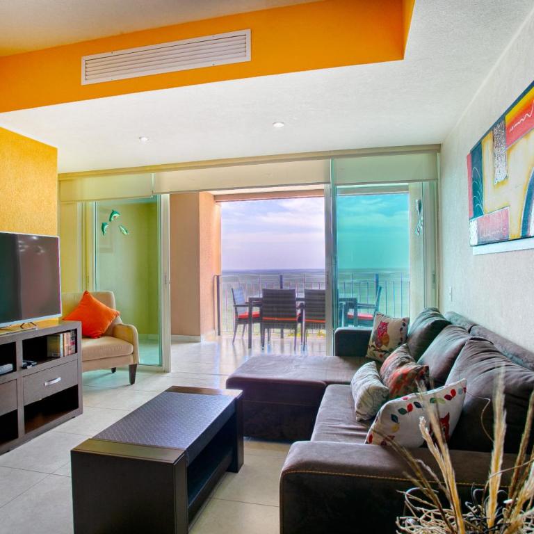 Pools, Gym and Restaurant, Beachfront 1BR - Vacation Home - 3