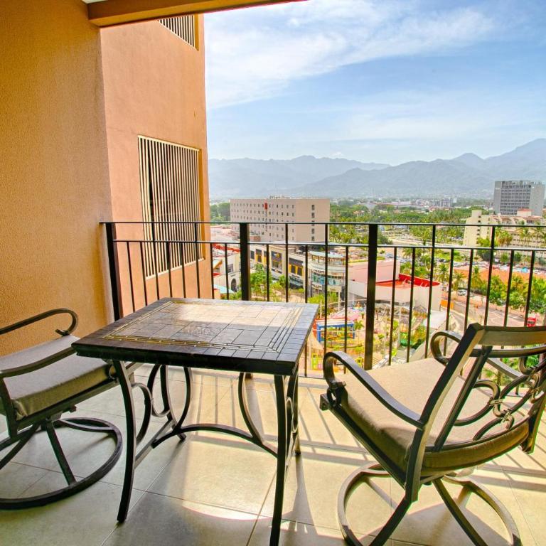 Pools, Gym and Restaurant, Beachfront 1BR - Vacation Home - 17