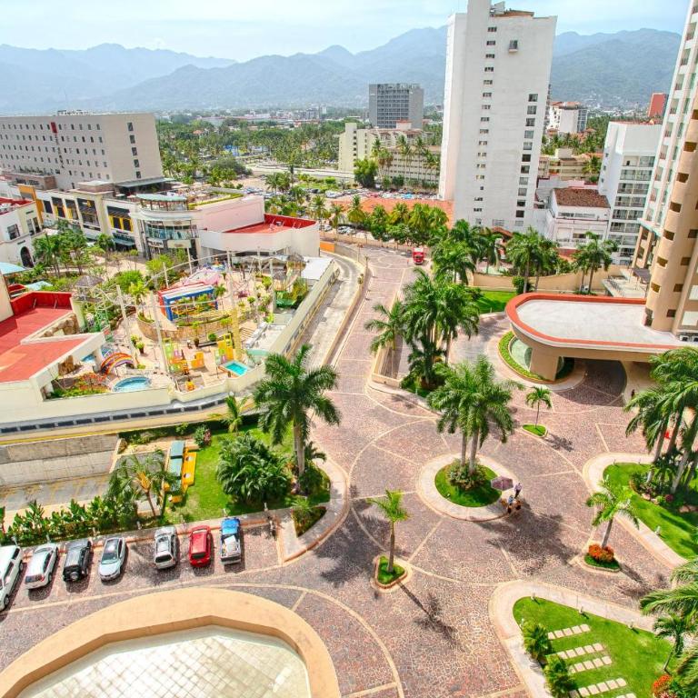 Pools, Gym and Restaurant, Beachfront 1BR - Vacation Home - 18