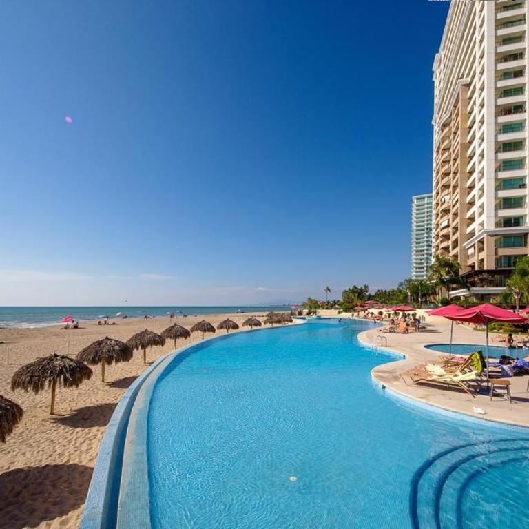 Pools, Gym and Restaurant, Beachfront 1BR - Vacation Home - 2