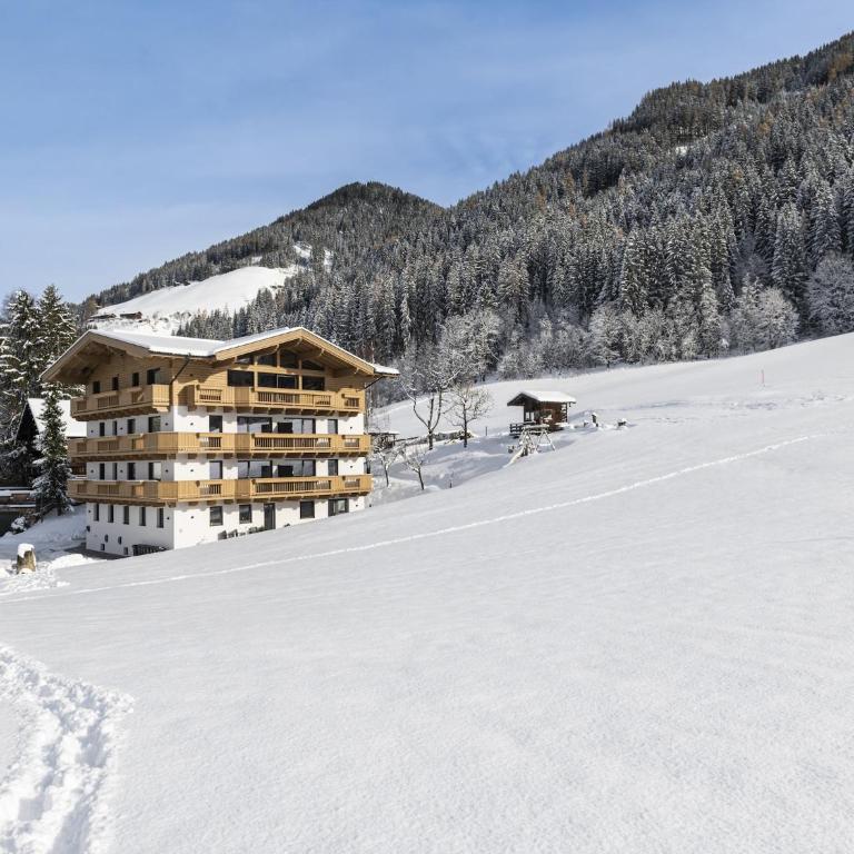 Alpine apartment with dream view & garden feeling - Ferienhaus mit 2 Schlafzimmern - 3