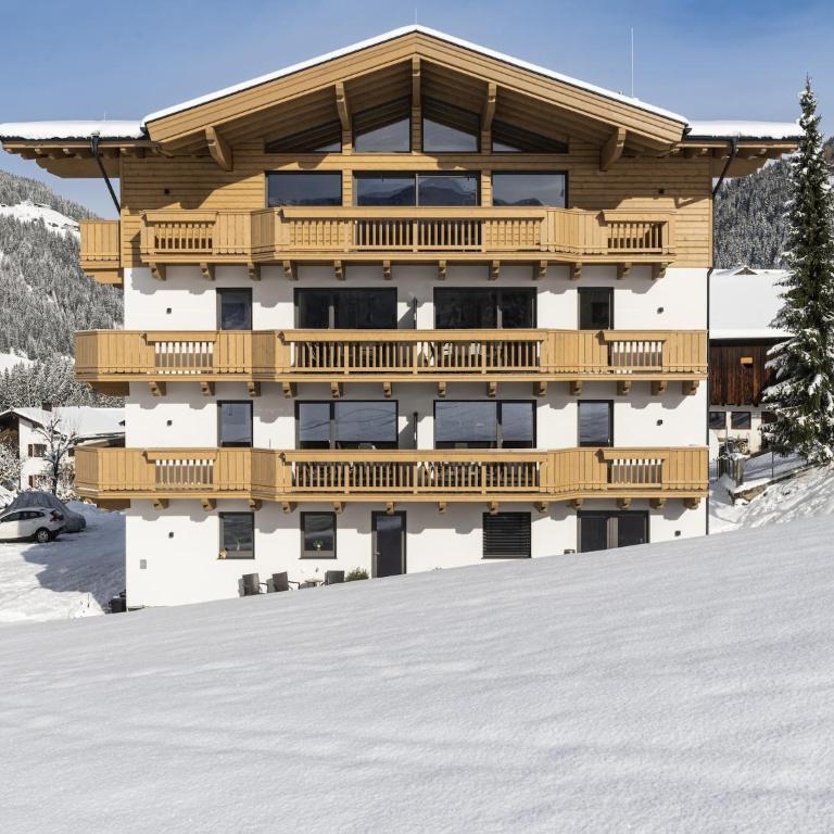 Alpine apartment with dream view & garden feeling - Ferienhaus mit 2 Schlafzimmern - 1