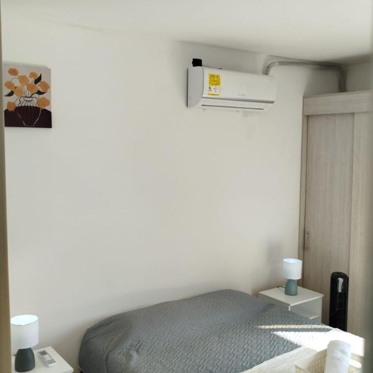 Moderno apartamento con aire acondicionado y vista a la montaña en Girardot - Apartamento de 2 dormitorios - 9