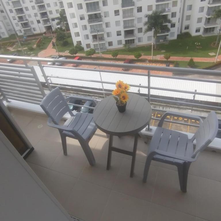 Moderno apartamento con aire acondicionado y vista a la montaña en Girardot - Apartamento de 2 dormitorios - 11