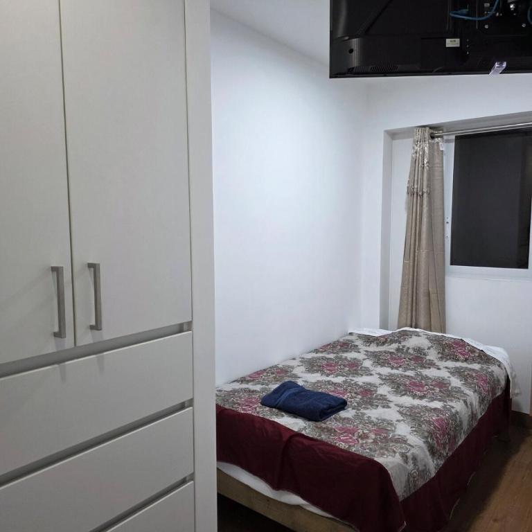 Departamento equipado, cómodo, tranquilo y céntrico - Three-Bedroom Apartment - 7