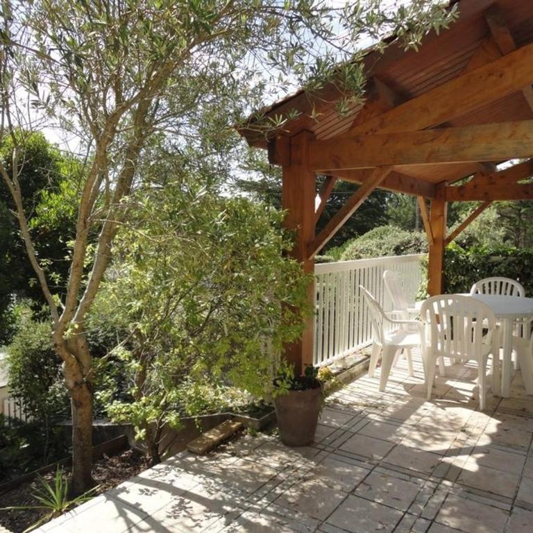 Maison boisée, 800m de la plage, 100m², 3 chambres, terrasse, parking - FR-1-777-18 - Vacation Home - 12