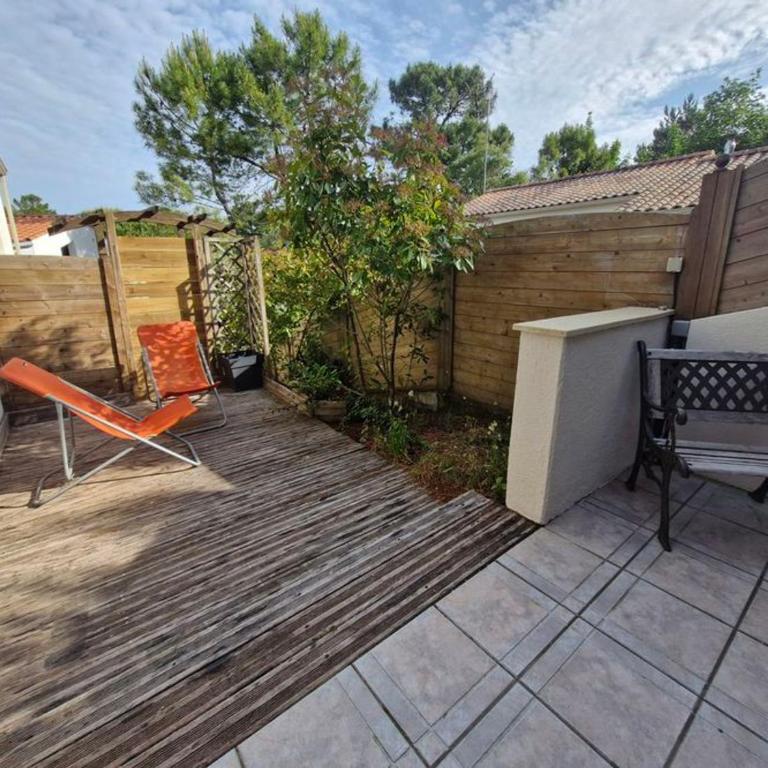 Maison boisée, 800m de la plage, 100m², 3 chambres, terrasse, parking - FR-1-777-18 - Vacation Home - 13
