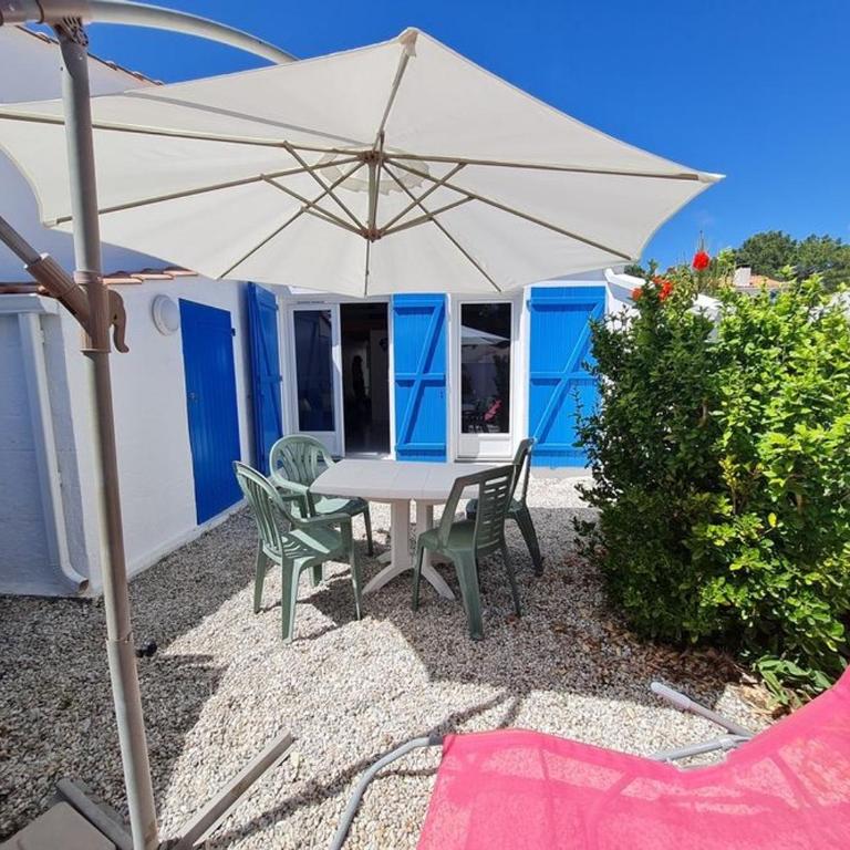 Maison avec Piscine Chauffée, Proche Mer et Commerces, pour 4/5 Pers., Animaux Admis - FR-1-777-22 - Vacation Home - 1